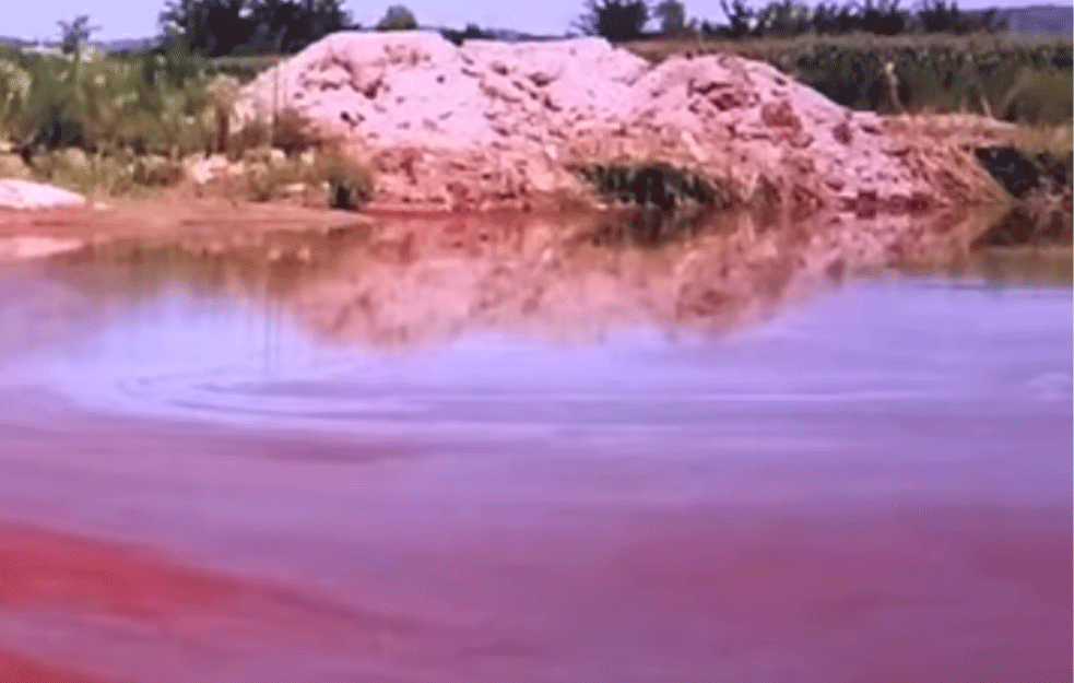 Agencija za zaštitu životne sredine: Crvena voda nema veze sa Rio Tintom, cvetaju alge!