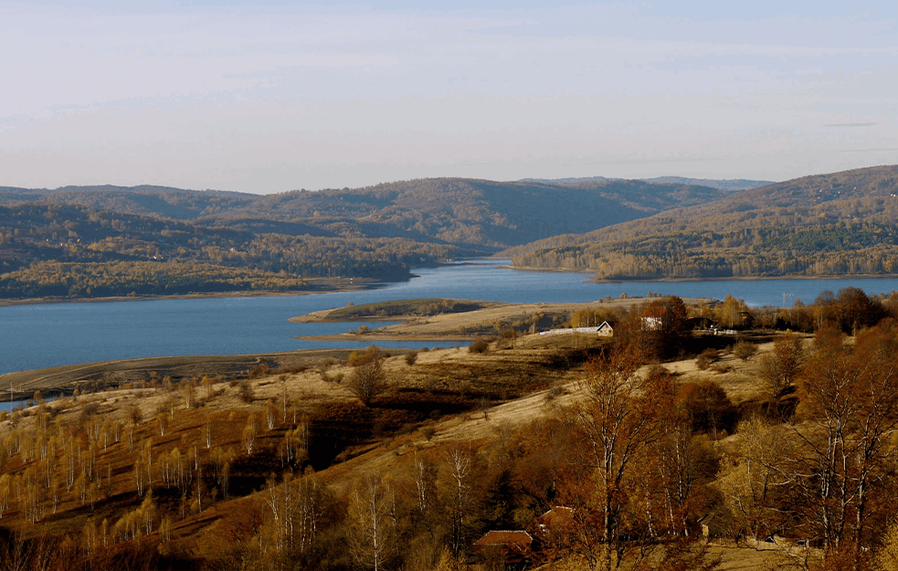 Smrt mladića na Vlasinskom jezeru pod velom tajni: NEMA NASILNIH ZNAKOVA NA TELU ALI NI ŽENE SA KOJOM JE BIO U APARTMANU
