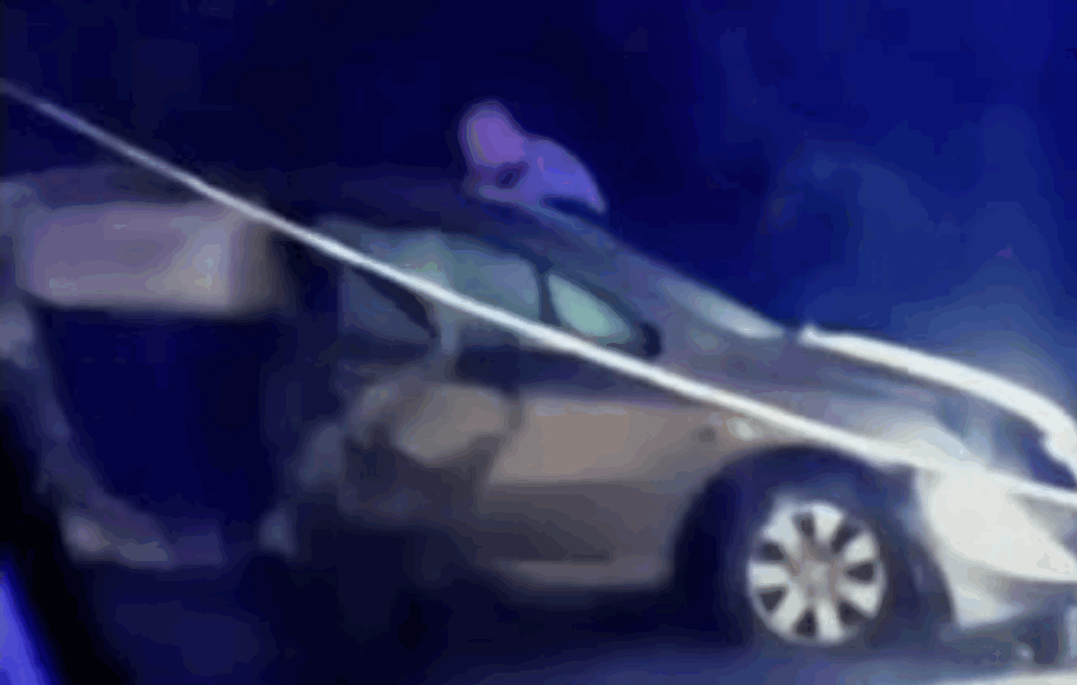 UŽAS U ZEMUN POLJU: Automobilom udarili u banderu, DEVOJČICA POGINULA, druga TEŠKO POVREĐENA! (VIDEO)

