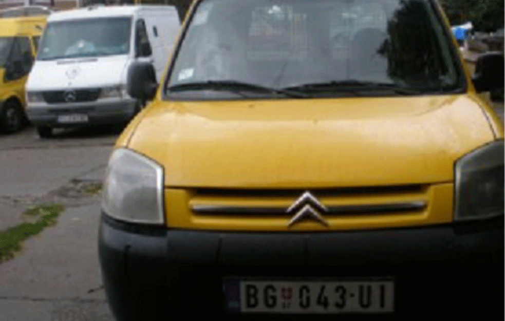 CENA SITNICA! Pošta Srbije rasprodaje automobile za BAGATELU