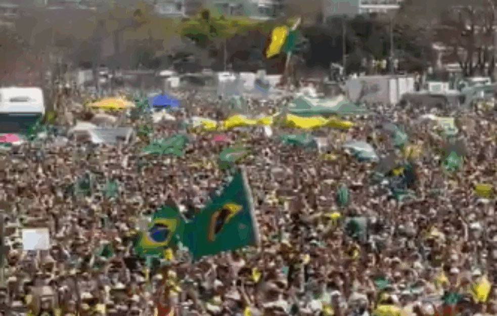 BRAZIL NA IVICI GRAĐANSKOG RATA: Održan najveći protestni skup, IZAŠLE I BOLSONAROVE <span style='color:red;'><b>PRISTALICE</b></span>! (VIDEO)  