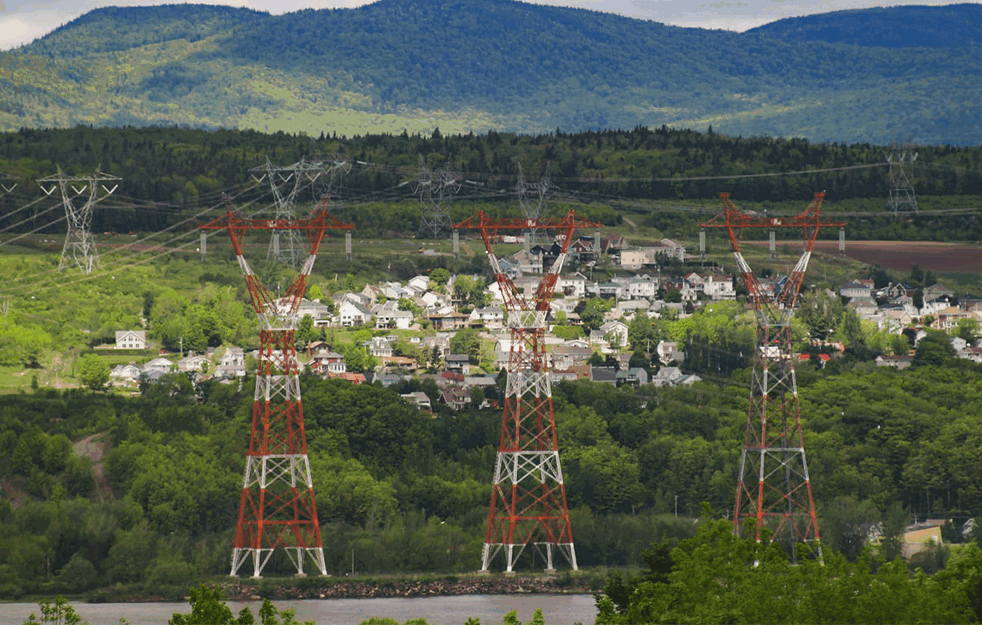 PREŽIVEO UDAR OD 110 HILJADA VOLTI! Bušio ispod dalekovoda, svi u čudu kako ga NIJE UBILA STRUJA