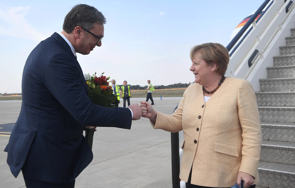 ANGELA MERKEL U BEOGRADU: Nemačka <span style='color:red;'><b>kancelarka</b></span> odgovorila da li je priznanje KOSOVA uslov za ulazak Srbije u EU! (FOTO+VIDEO)