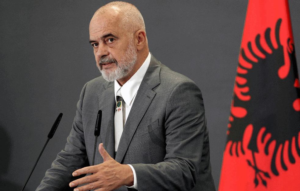 EDI RAMA: Srbija izvodi teatralne manevre na severu KiM! 
