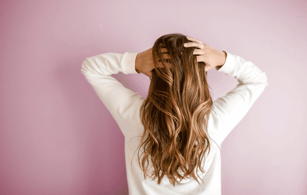 Posvetlite kosu u dva jednostavna koraka, bez hemije i frizera! 