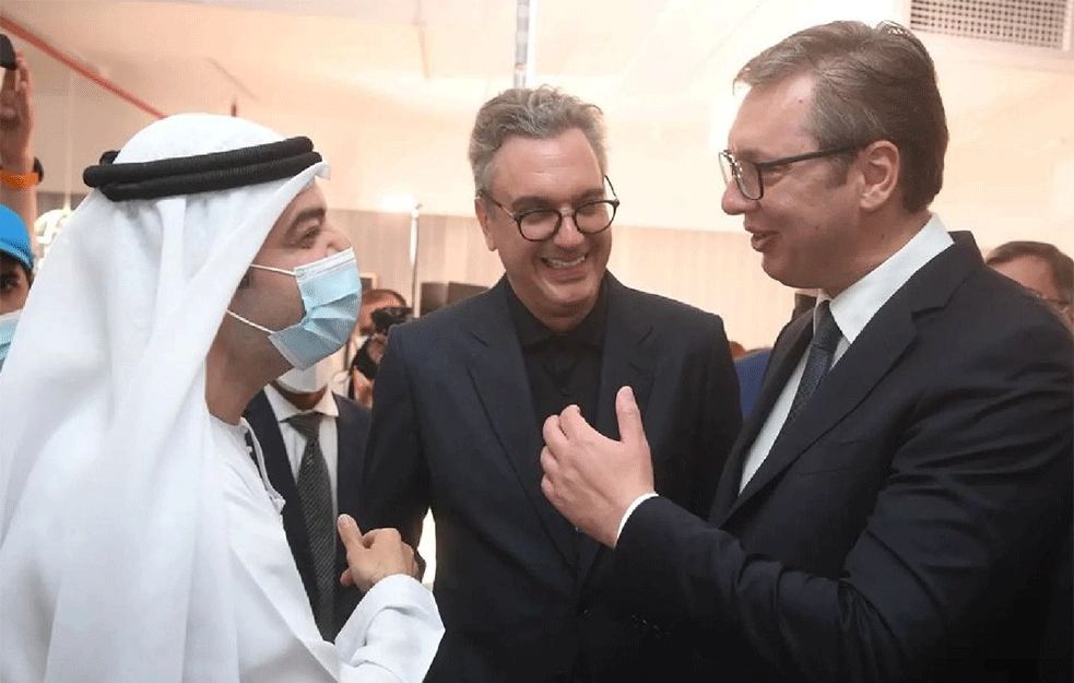 Vučić u Dubaiju: Pitaju me zašto si podizao helikoptere i avione. Pa šta je trebalo, da se sakrijemo ispod stola?