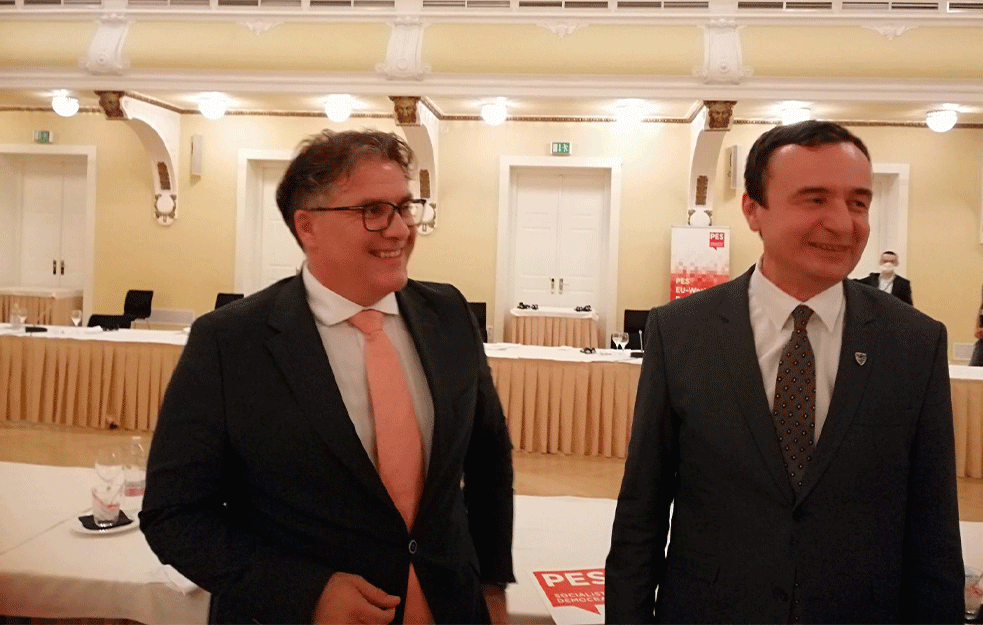<span style='color:red;'><b>IZA KULISA</b></span> SAMITA U SLOVENIJI! Dok Srbi na Kosovu strahuju za budućnost potpredsednik DS-a ćaska sa Aljbinom Kurtijem