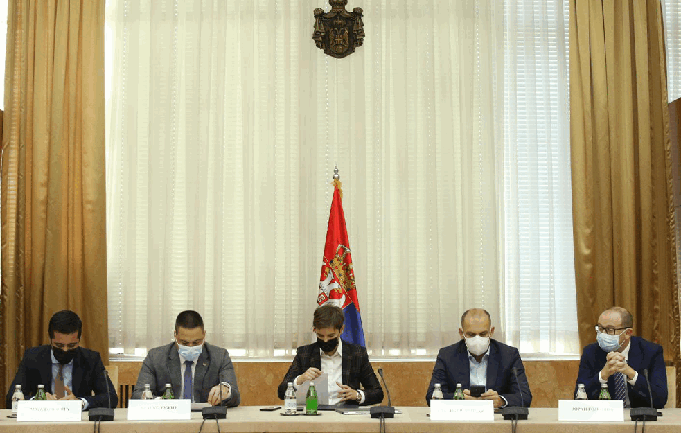 Srbija i dalje bez MERA, a evo za kada epidemiolog procenjuje PAD BROJA ZARAŽENIH