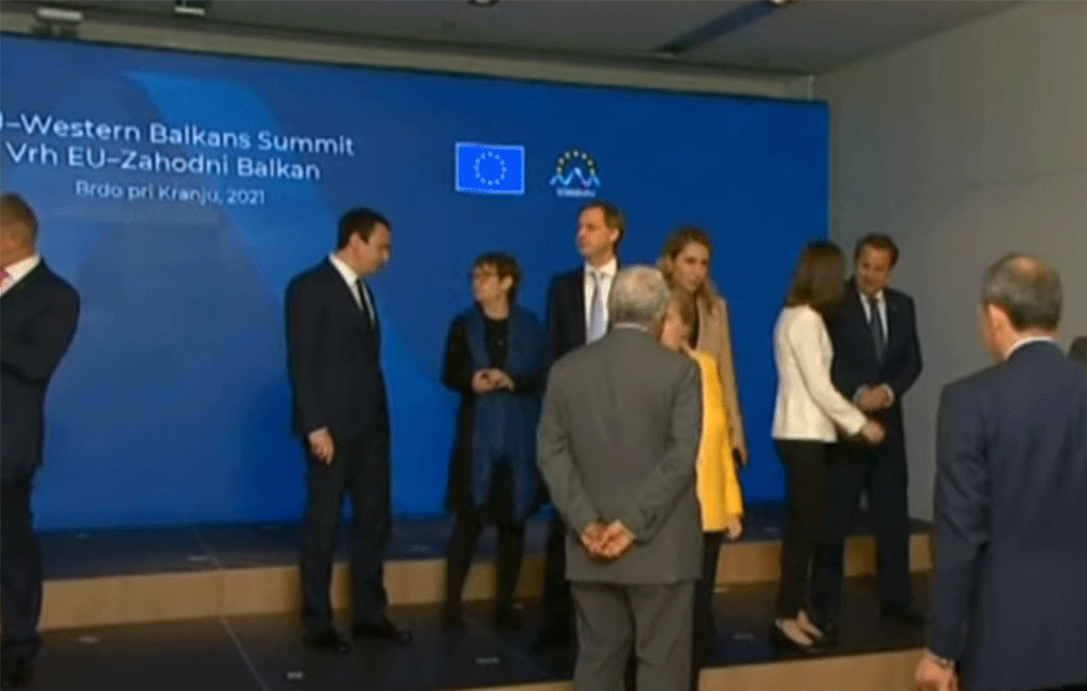 Šta se očekuje od sastanka Makrona, Merkelove, Vučića i Kurtija na Brdu kod <span style='color:red;'><b>Kranj</b></span>a?
