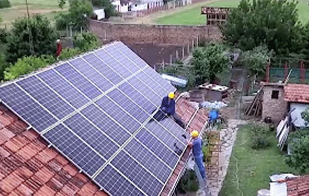 Sve je više krovova u Srbiji ukrašenih solarnim panelima: 