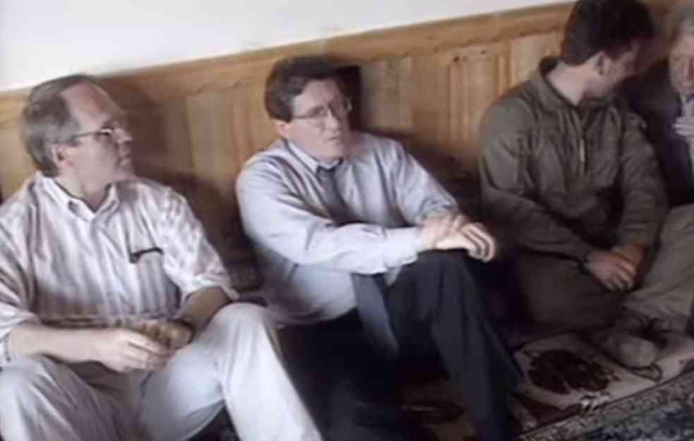 Hil, levo sa Holbrukom, desno tokom pregovora sa OVK teroristima