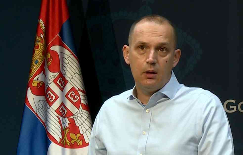 MINISTAR LONČAR PORUČIO LEKARIMA KOJI SAVETUJU PROTIV VAKCINE: Možete i licencu da izgubite