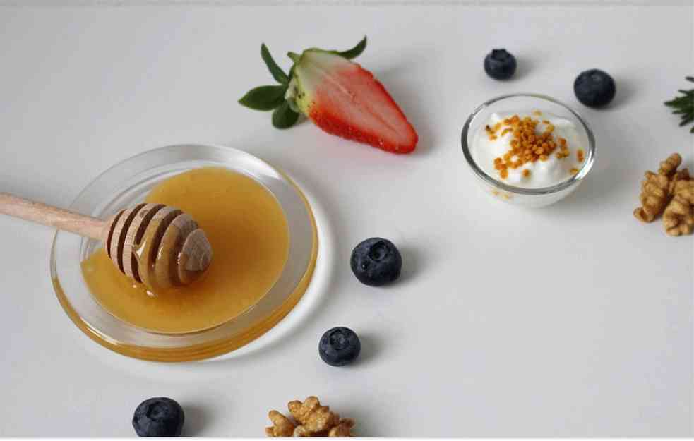 Vitaminska BOMBA ZA IMUNITET od meda, suvog voća i orašastih plodova!