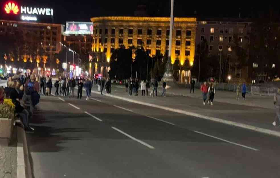 Beograđani blokirali centar grada zbog kovid propusnica! (FOTO+VIDEO)

