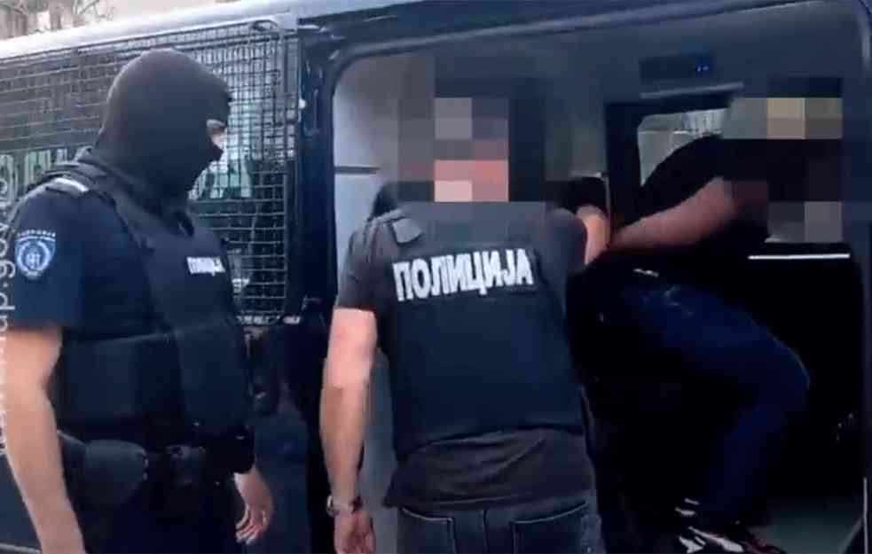 Pogledajte snimak hapšenja SAUČESNIKA Gorana Džonića, osumnjičenih za surovu likvidaciju porodice Đokić (VIDEO)