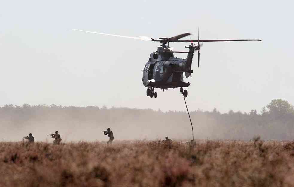 PRIŠTINA ZVECKA ORUŽJEM! Kosovske bezbednosne snage kupuju helikoptere