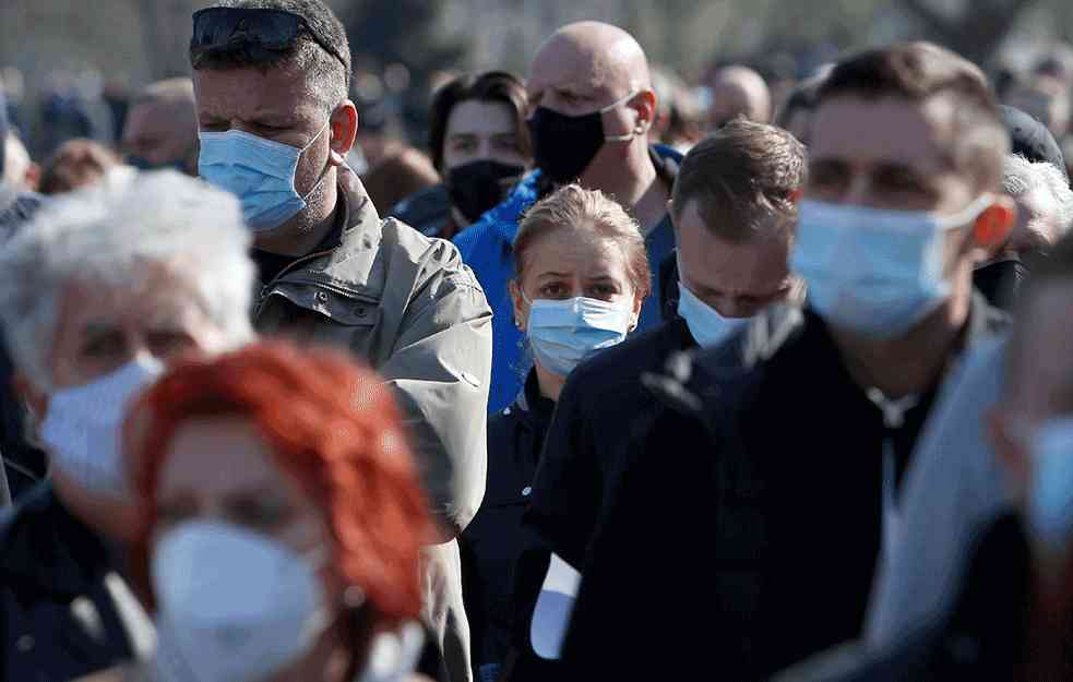 NEVAKCINISANI MOGU U KAFIĆE, ALI POD OVIM USLOVIMA: Ko ne želi da se vakciniše, mora da uradi test u laboratoriji! 
