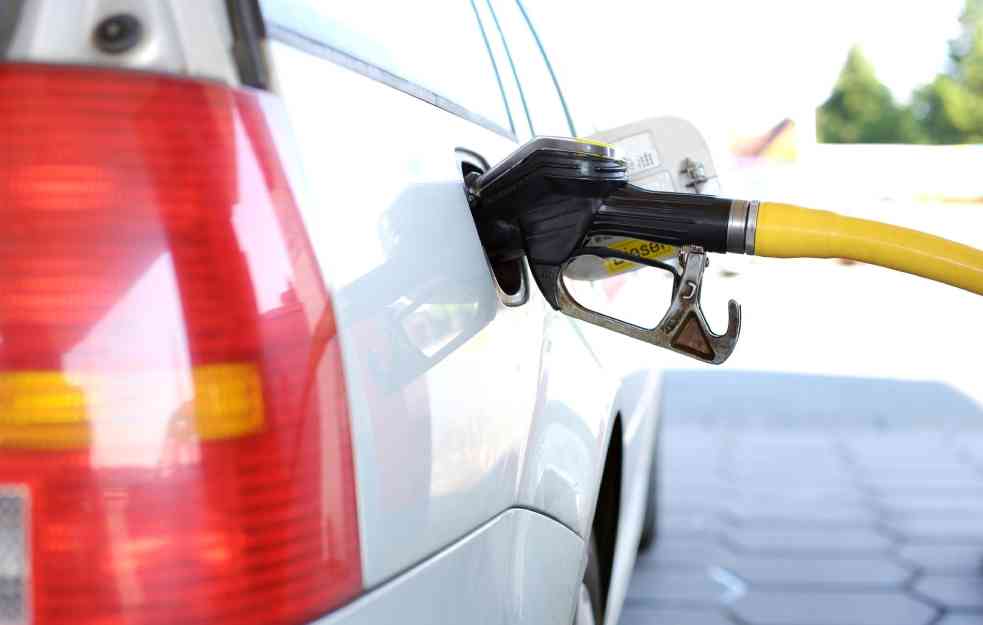 REKORDNA CENA GORIVA: Četrnaesto poskupljenje u 2021. godini, pogledajte koliko sada košta litar benzina  
