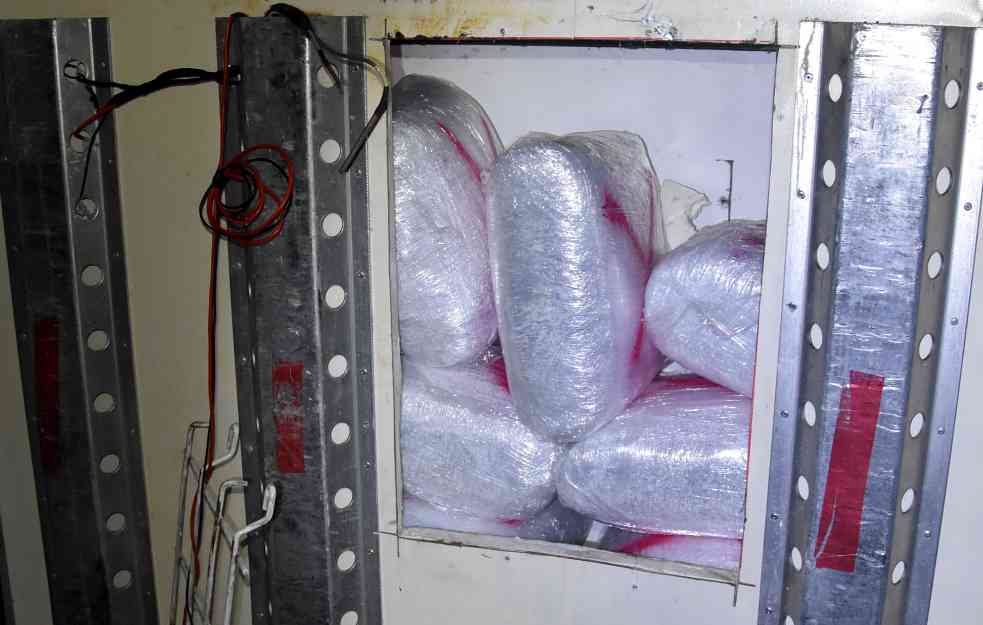 HAPŠENJE U KRALJEVU! Policija zaplenila čak 321 kilogram marihuane!