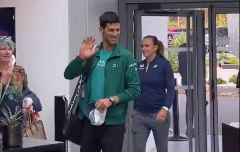 NOVAK SE VRAĆA NA TEREN! Stigao u Francusku, navijači ga dočekali ovacijama(VIDEO)