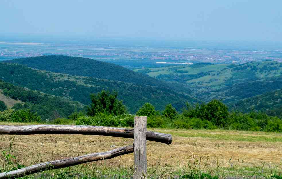 FRUŠKA GORA NA UDARU ZAGAĐENJA: Kopaju glinu i ispuštaju KANCOREGENI GAS