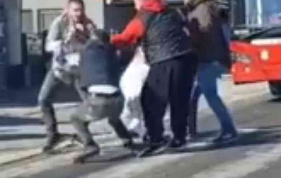 Oglasio se učesnik tuče u centru Beograda: Nisam hteo da se bijem s njim  jer je čovek DEBIL očigledno! Srećom NIKO NIJE STRADAO (VIDEO)