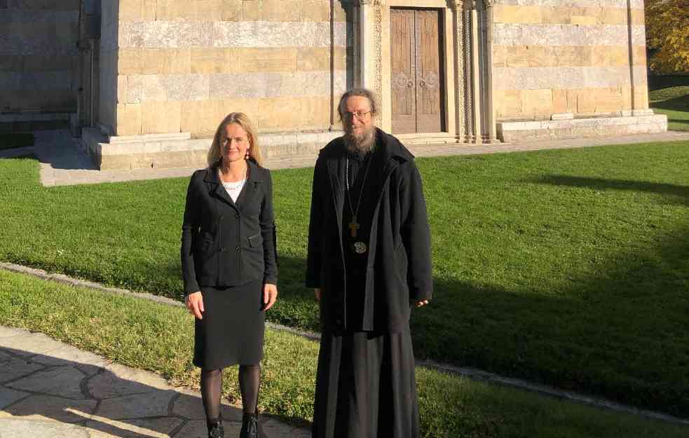 FON KRAMON PROMENILA PLOČU! Srpsko pravoslavno nasleđe na Kosovu mora biti zaštićeno