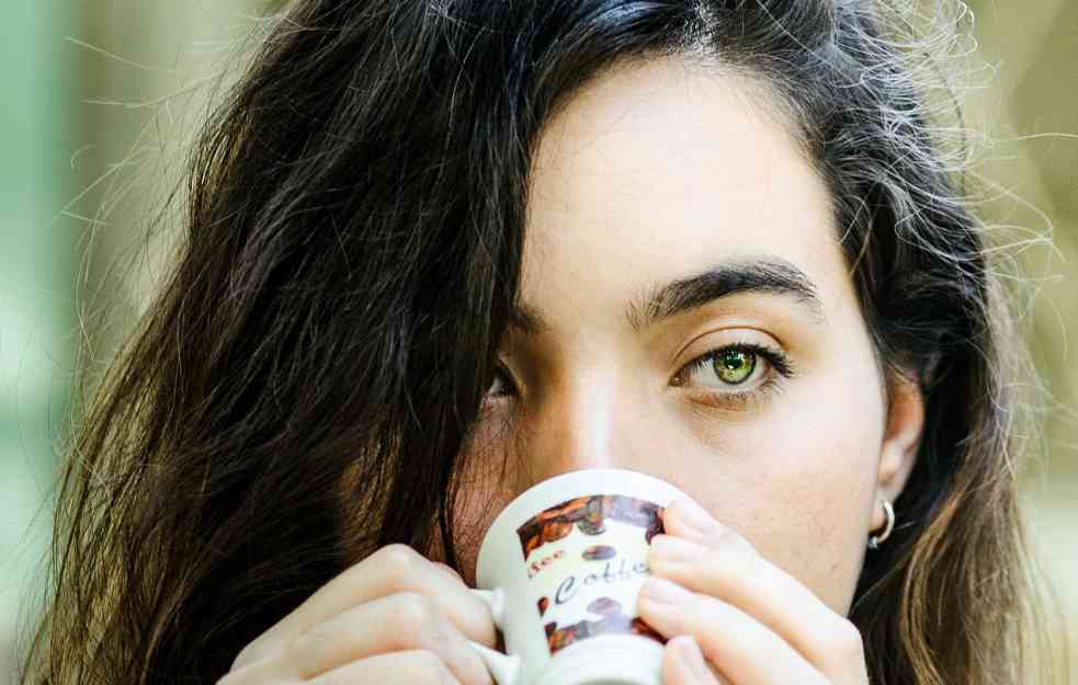 ROMANTIČNI PIJU KAPUĆINO, A LIDERI KRATKI ESPRESO: Evo šta omiljena kafa otkriva o vašem karakteru