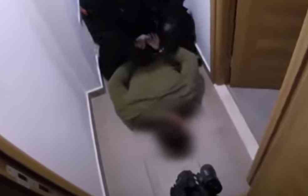 Počelo suđenje IVANU KONTIĆU koji je brutalno polomio obe ruke momku u Novom Sadu (VIDEO)