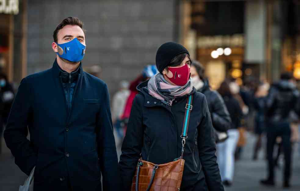 VAKCINISANI, A DOBILI KORONU! Evo šta kažu stručnjaci: Normalno ili ne?