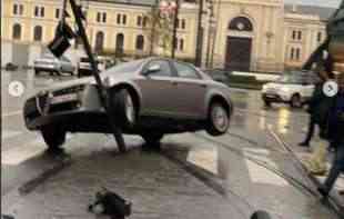 HAOS U BEOGRADU! Saobraćajne nesreće, stoje tramvaji (VIDEO)