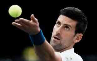 PUBLIKA IZBACILA IZ <span style='color:red;'><b>KOLOSEK</b></span>A SUDIJU U PARIZU: Vreme je da malo prošetaš napolju (VIDEO)