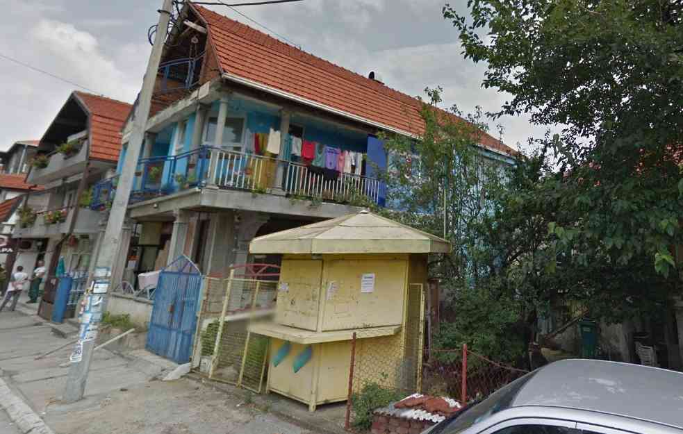 POKUPIO ŽENU NA PEŠAČKOM PA SE TAKO ZABILI U DVORIŠTE: Stravična tragedija u Leskovcu