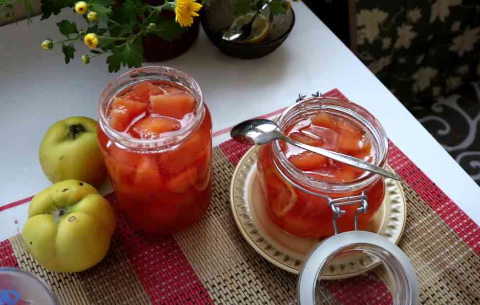 VOĆNA KRALJICA JESENI: Jednostavan recept za ukusno i zdravo slatko od dunja koje provereno uspeva!