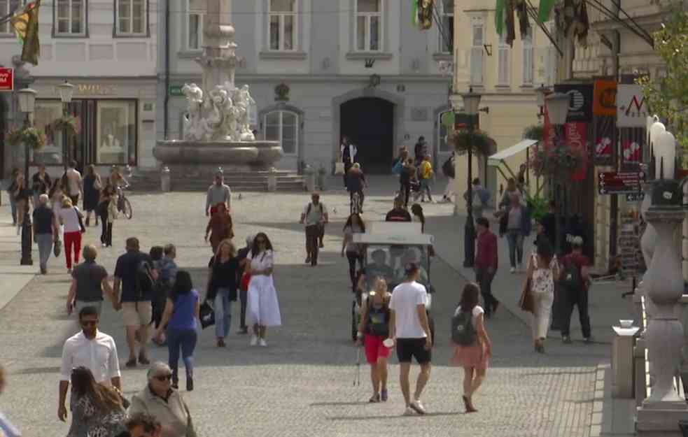 NOVE MERE ZBUNILE SLOVENCE: Mogu protesti ali ne i rođendani