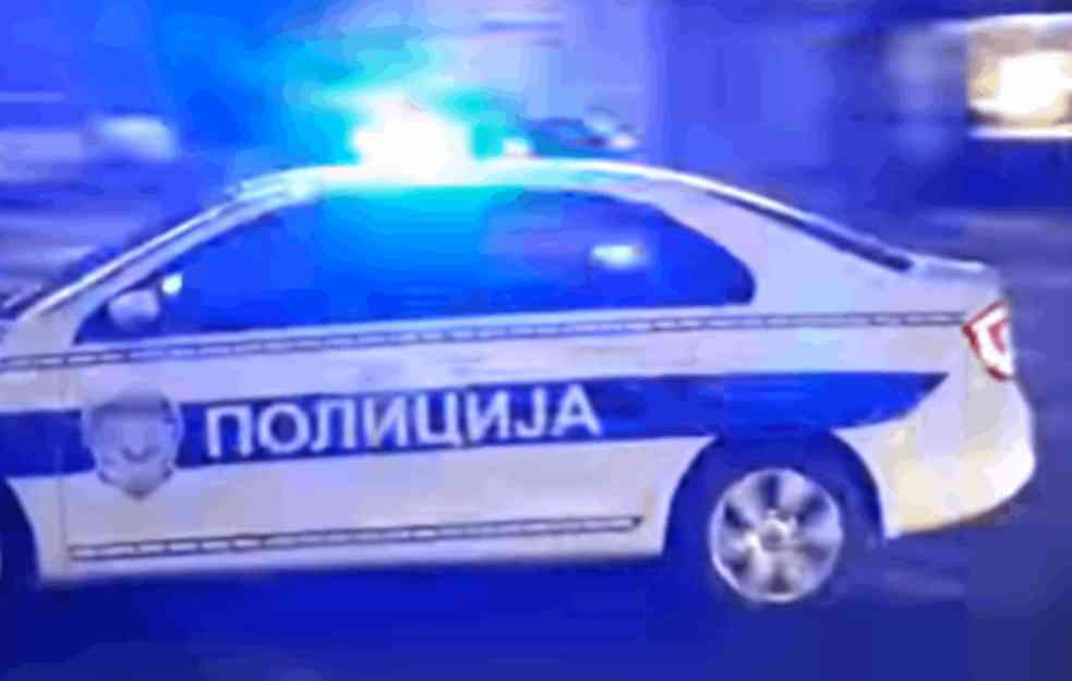 UDES U SURČINU: Teretno vozilo udarilo u nadvožnjak, saobraćaj obustavljen 
