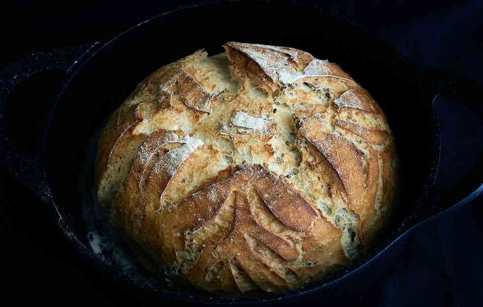 REŠENJE ZA SVE KOJI SU ALERGIČNI ILI PAZE NA LINIJU: Evo kako da napravite ukusan hleb bez brašna