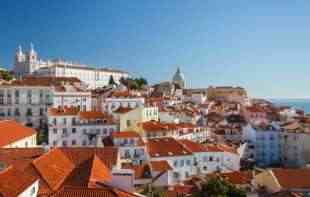  Jedno od najboljih mesta na svetu za digitalne nomade! Portugal zabranio šefovima da <span style='color:red;'><b>kontakti</b></span>raju zaposlene van radnog vremena