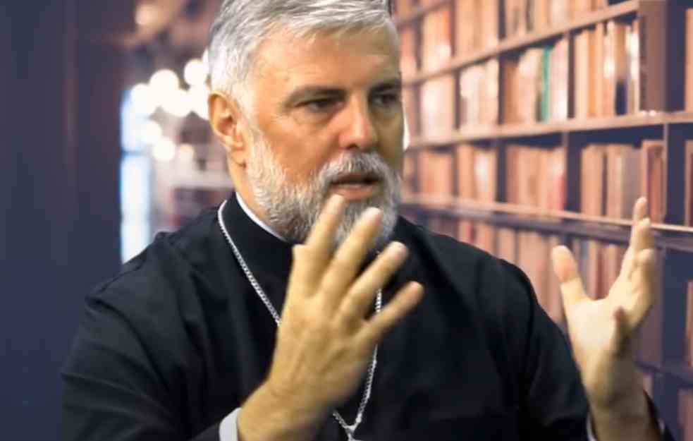 Kako je VLADIKA GRIGORIJE rešio da se vakciniše: Želim da živim, vakcina nije napravljena da nas UBIJE! (VIDEO)