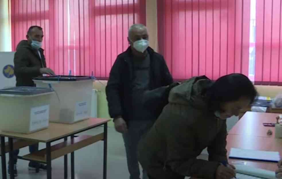 Srbi pobedili u <span style='color:red;'><b>Klokot</b></span>u, Demokratski savez Kosova proglasio pobedu u Prištini