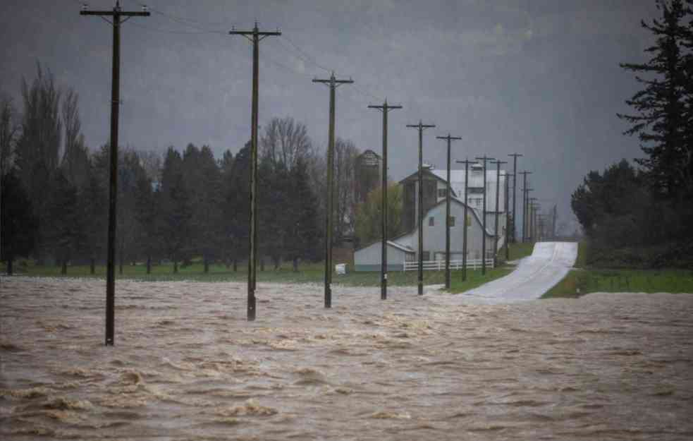 KATAKLIZMA! Velike poplave, u toku evakuacija stanovništva, ima mrtvih (VIDEO)