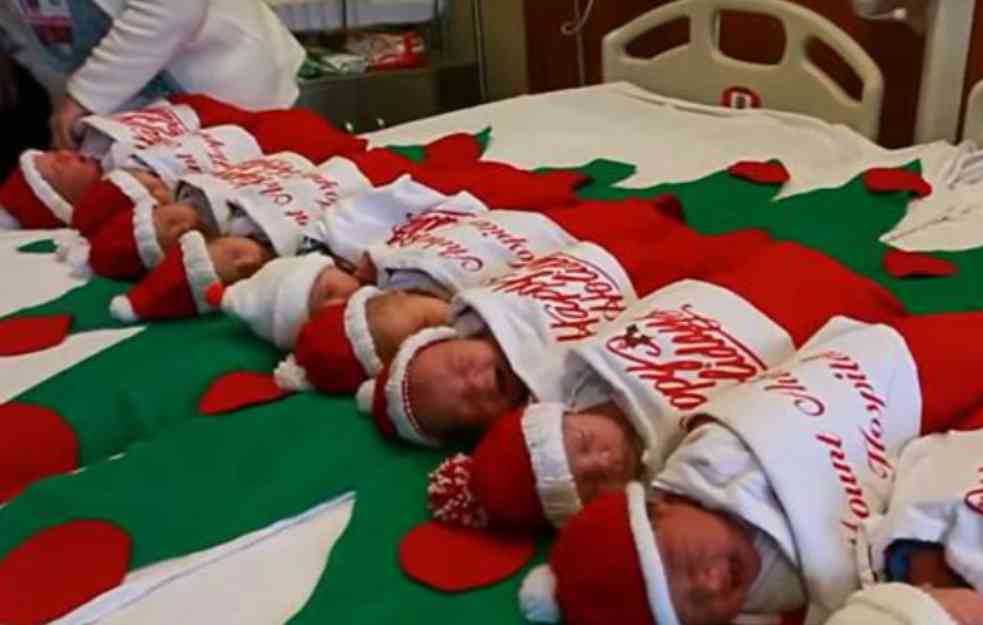 Bolnica koja već 50 godina ‘isporučuje’ bebe u božićnim čarapama