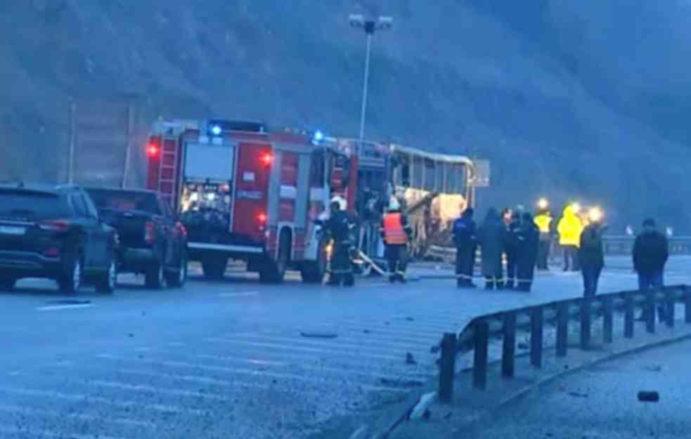 I SRBI MEĐU STRADALIMA U AUTOBUSU SMRTI!  Lomili prozore da bi spasli jedni druge (FOTO+VIDEO)