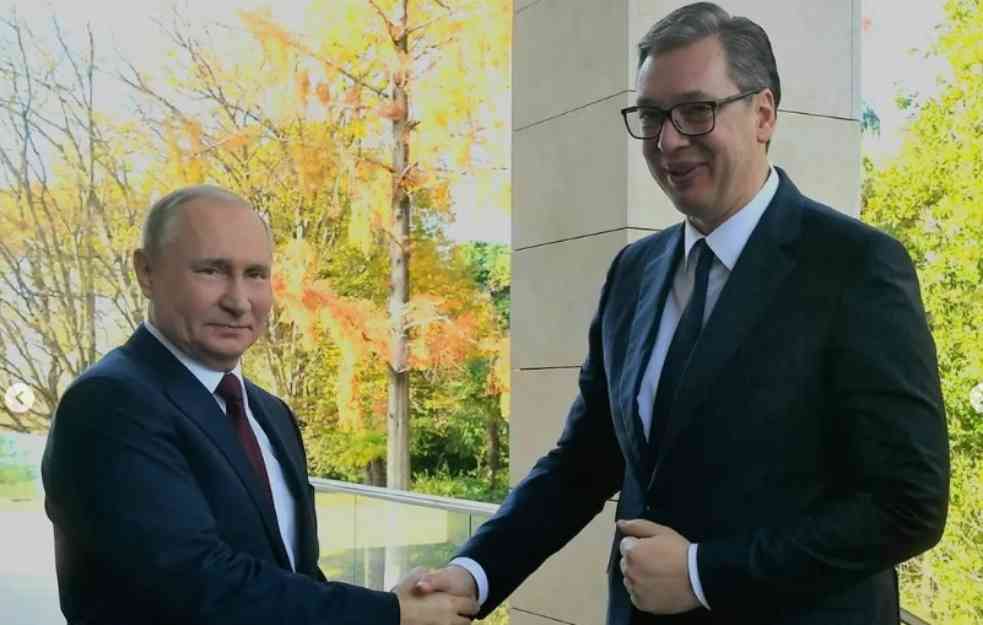 Sastali se predsednici Rusije i Srbije: Vučić spremio poklon za Putina (FOTO, VIDEO)