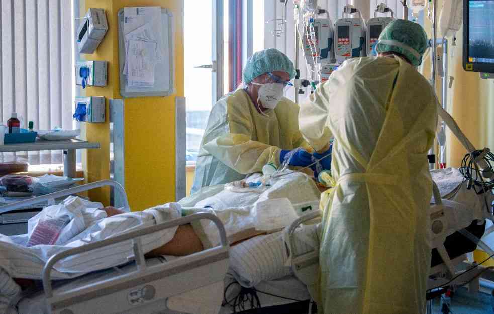 PAD NOVOZARAŽENIH U SRBIJI: Preminuo 51 pacijent od korone