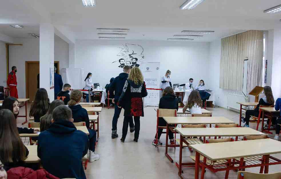 ĐACI U KLUPAMA! I sledeće nedelje neposredna nastava u svim školama u Srbiji