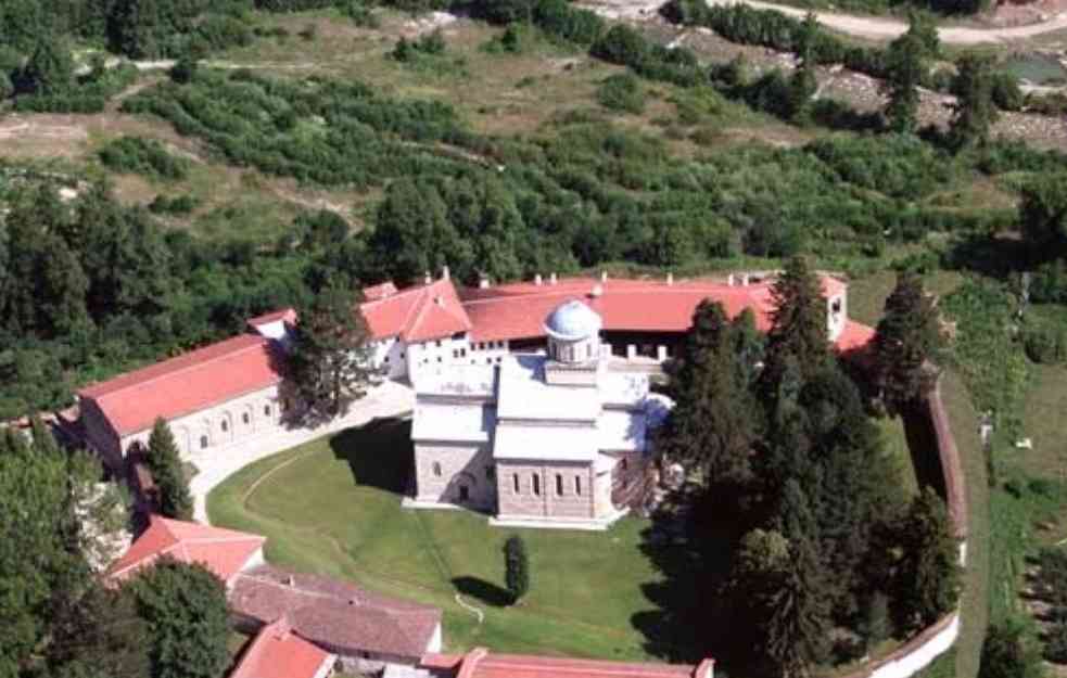 PRIŠTINI POSLATA JASNA PORUKA IZ SVETA: Vratite zemljište manastiru Visoki Dečani