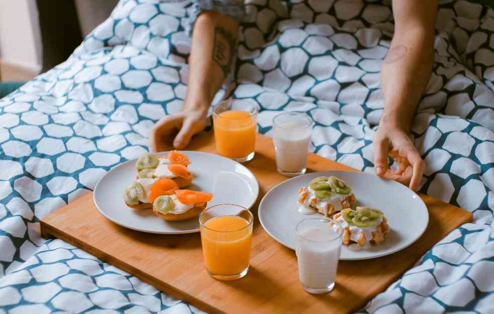 STRUČNJACI OTKRIVAJU: Evo zašto je važno da doručkujete rano ujutru