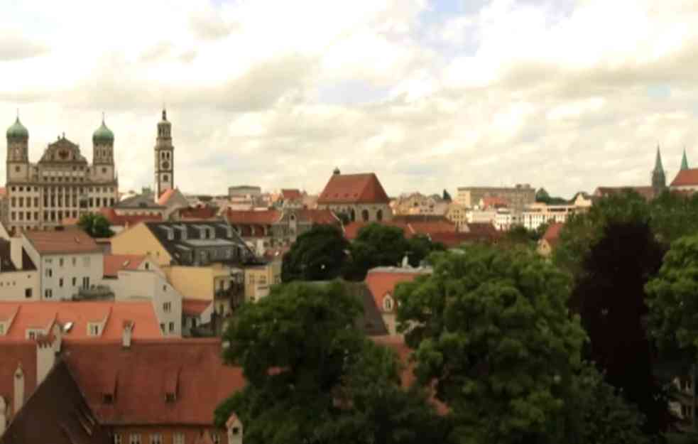 GRAD IZ SNOVA! Cene nisu rasle zadnjih 500 godina, a najam stana košta 88 centi! (FOTO+VIDEO)