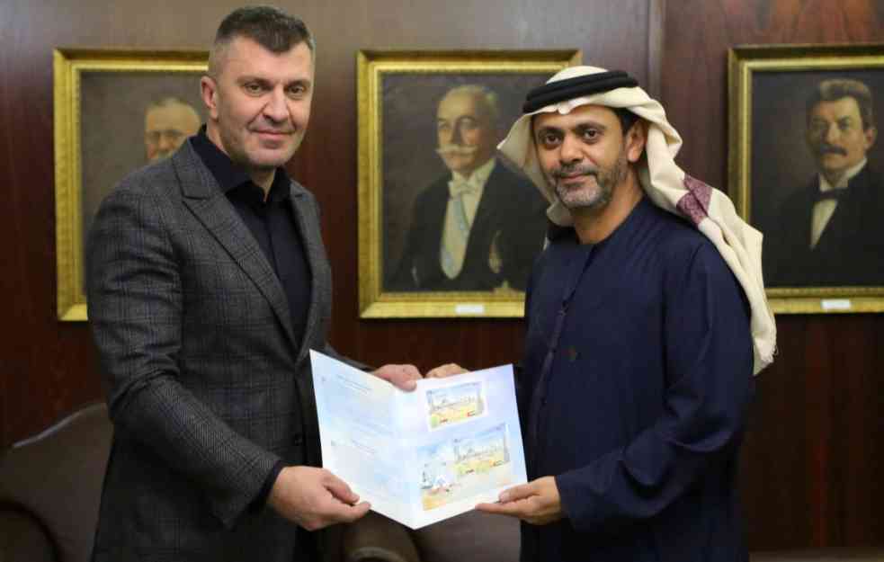 ĐORĐEVIĆ SA  AMBASADOROM AL-DAHERIJEM: Pošte Srbije promovisale markice u čast 50 godina prijateljstva Srbije i Emirata (FOTO) 